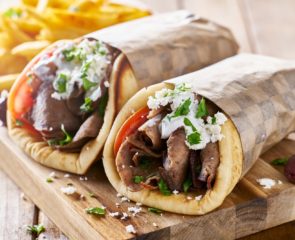 A wrap stuffed with either chicken, lamb or pork as well as salad and sauce. A street favourite in Greece.