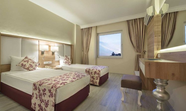 ROYAL GARDEN BEACH HOTEL Antalya | Holidays to Turkey | Broadway Travel