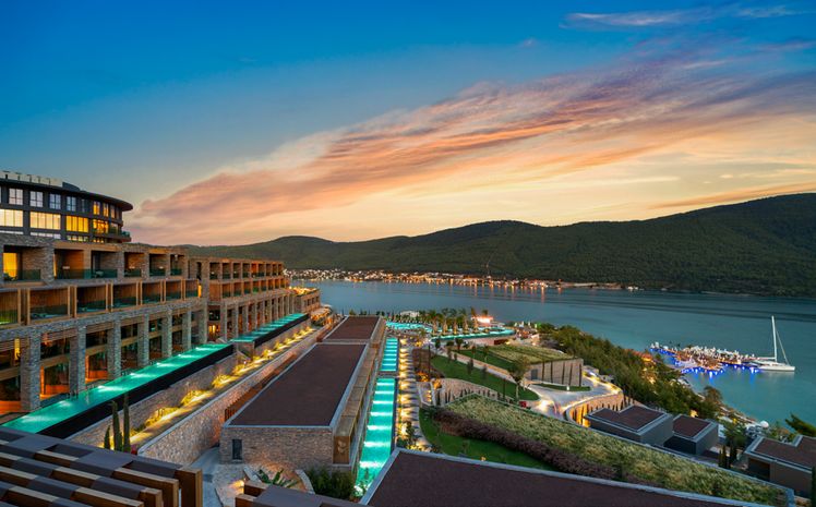The Most Stylish Spot For Poolside Cocktails: Louis Vuitton at the Mandarin  Oriental, Bodrum 